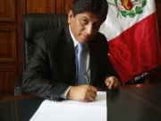 OFRECE EL ORO Y EL MORO PARA SER DEFENSOR DEL PUEBLO