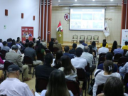 EL PERUANO ES INGENIOSO Y TRABAJADOR, NO QUIERE QUE LE REGALEN BONOS COMO HACE LA DICTADURA ROJA