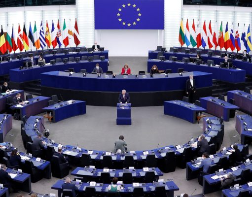 EXPOSICIÓN BLASFEMA EN EL PARLAMENTO EUROPEO: PRESENTAN FIRMAS CONTRA ESTE ATENTADO A LA FE CRISTIANA
