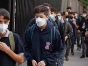 GOBIERNO IZQUIERDISTA DE CHILE VUELVE ABSURDAMENTE A LA IMPOSICIÓN SIN FUNDAMENTO CIENTÍFICO DEL USO DE MASCARILLAS