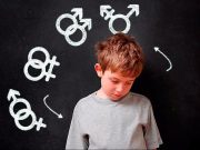 VÍCTIMAS DE LA PERVERSA IDEOLOGÍA DE GÉNERO, DE LA PUBLICIDAD Y LA DEBILIDAD MENTAL DE LOS PADRES