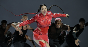 La degradación humana está programada en la música