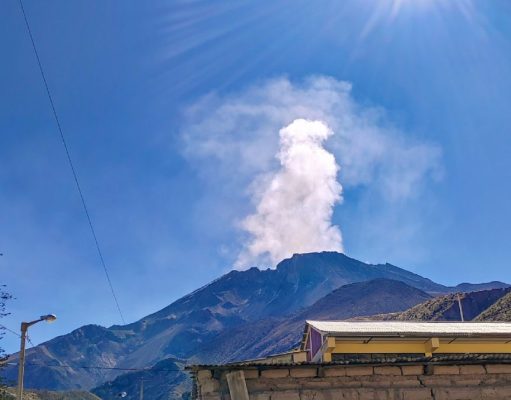 DECLARAN ESTADO DE EMERGENCIA POR 60 DÍAS EN MOQUEGUA POR EL VOLCÁN URBINA