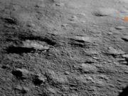 ESTA ES LA PRIMERA IMAGEN TRAS EL EXITOSO ALUNIZAJE DE LA MISIÓN LUNAR INDIA CHANDRAYAAN-3