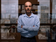 HISTORIADOR Y FILÓSOFO DE FAMA MUNDIAL YUVAL NOAH HARARI CRITICA DURAMENTE LA HERRAMIENTA INTELIGENCIA ARTIFICIAL