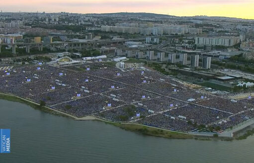 MAREA DE JÓVENES EN ÚLTIMA MISA DEL PAPA FRANCISCO EN LA JMJ LISBOA 2023