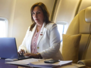 PERÚ LIBRE YA BUSCA FIRMAS PARA VACAR A DINA BOLUARTE POR VIAJE A BRASIL