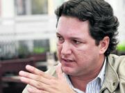 EL TRÁNSFUGA DE LOS «MIL PARTIDOS POLÍTICOS»: PIDE REPARACIÓN CIVIL A DANIEL SALAVERRY