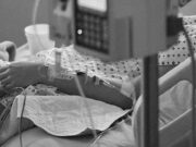 TRIBUNAL BRITÁNICO PROHIBE A JOVEN PACIENTE BUSCAR TRATAMIENTO EXPERIMENTAL PARA SALVAR SU VIDA. ELLA TIENE LA DETERMINACIÓN DE VIVIR