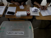 CHILE RECHAZA POR SEGUNDA VEZ CAMBIAR SU CONSTITUCIÓN