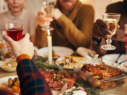 ASÍ ES CÓMO TE MANIPULAN Y TÚ CAES REDONDITO… Y QUÉ CURIOSO QUE UNA RETÓRICA SIMILAR A LA DE ESPAÑA SE CUELE POR LOS MEDIOS DE PERÚ