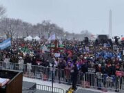 DECENAS DE MILES DE PERSONAS MARCHARON EL PASADO VIERNES EN WASHINGTON EN LA TRADICIONAL Y ANUAL MARCHA POR LA VIDA