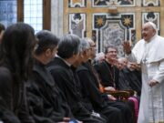 PAPA FRANCISCO EXPRESA SU CERCANÍA A LOS CRISTIANOS DE TIERRA SANTA Y PIDE A LOS CRISTIANOS DEL MUNDO ENTERO ORAR POR LA PAZ EN ESA REGIÓN