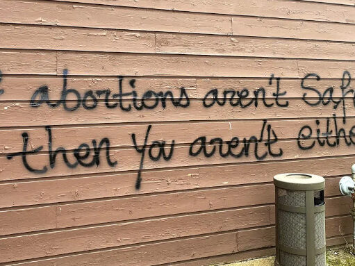 7 AÑOS DE CÁRCEL POR ATACAR OFICINAS PROVIDA CON BOMBAS INCENDIARIAS EN EE. UU.