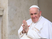 EL PAPA FRANCISCO DEJA BIEN EN CLARO QUE NO DEBE ADMITIRSE HOMOSEXUALES EN LOS SEMINARIOS