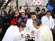 MILAGRO DE DIOS: BEBITA QUE HABÍA SIDO ABANDONADA EN BASURERO FUE BAUTIZADA EN EL HOSPITAL