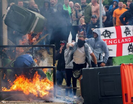 PELIGRA LA LIBERTAD DE EXPRESIÓN EN EL REINO UNIDO: USUARIOS DE REDES SOCIALES SON ENCARCELADOS POR SUS COMENTARIOS O POR COMPARTIR PUBLICACIONES