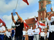 DISCRIMINACIÓN Y REDUCCIÓN DE CLASES: EN POLONIA SE MANIFIESTAN EN CONTRA DEL ATAQUE A LA ASIGNATURA DE RELIGIÓN