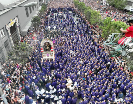 MAR HUMANO ACOMPAÑÓ AL SEÑOR DE LOS MILAGROS EN SU PRIMER RECORRIDO DEL 2024