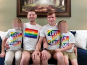 ¡DE TERROR! PAREJA GAY CONDENADA A 100 AÑOS DE CÁRCEL POR VIOLAR A SUS “HIJOS” ADOPTIVOS