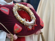 VUELVE LA CORONA DE ESPINAS USADA POR JESUCRISTO A LA CATEDRAL DE NOTRE DAME