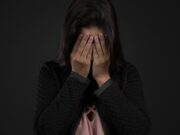 MUJERES QUE ABORTAN TIENEN EL DOBLE DE PROBABILIDADES DE SUICIDARSE