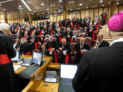 COLEGIO DE CARDENALES INVITA A LOS FIELES A ORAR AL ESPÍRITU SANTO POR EL CÓNCLAVE QUE SE REALIZARÁ EL 7 DE MAYO