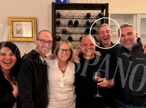 EL AGENTE 007 DEL VATICANO, PADRE JORDI BERTOMEU EN MALAS COMPAÑÍAS COMO SE VE EN ESTA FOTO