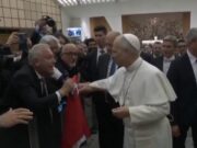 EL PAPA LEÓN XIV LES DIJO A LOS PERIODISTAS DE PERÚ: «SIEMPRE CONTAR LA VERDAD, LUCHAR, LUCHAR POR LA JUSTICIA Y ESTAR MUY UNIDOS SIEMPRE»