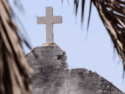 EJÉRCITO DE ISRAEL ATACÓ LA ÚNICA IGLESIA CATÓLICA DE GAZA, LA IGLESIA DE LA SAGRADA FAMILIA