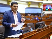 PIDE CENSURAR A MINISTRO SANTIVÁÑEZ