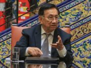 EL PRESIDENTE OCTOGENARIO TAMBIÉN INCURSIONÓ EN PLAGIO DE UNA TESIS DE SU HIJO PARA SACAR UN LIBRO SUYO