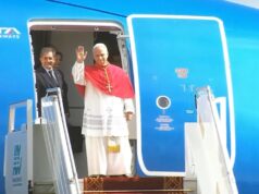 PAPA LEÓN CONTINÚA SU VIAJE DE 11 DÍAS POR ÁFRICA