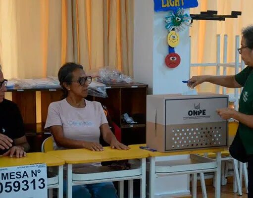LAMAS PUCCIO CRITICA CON ACIERTO LA ACTITUD INDECOROSA, Y ABUSIVA DEL JNE
