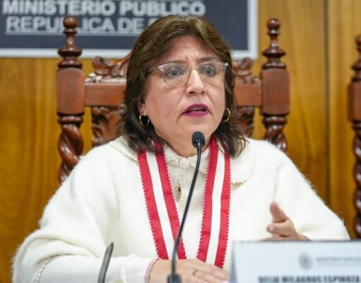 VICTORIA PARCIAL DE DELIA ESPINOZA: PJ REVOCA UNA INHABILITACIÓN, PERO NO PODRÁ SER REPUESTA