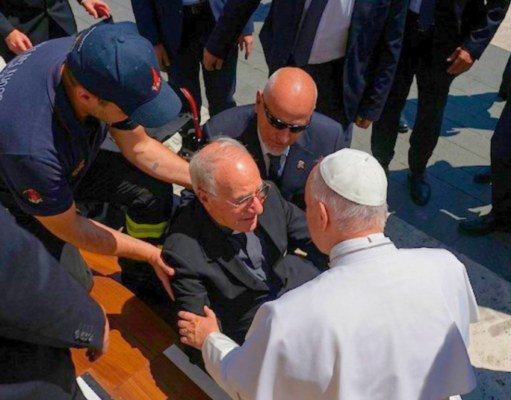 COMPASIÓN Y SOLIDARIDAD CON EL PRÓXIMO NECESITADO, PAPA LEÓN XIV DA EJEMPLO