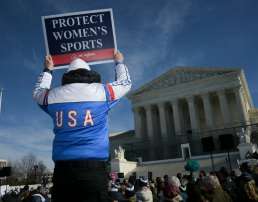 CORTE SUPREMA DE EEUU DA LIBERTAD A LOS ESTADOS A IMPEDIR QUE HOMBRES COMPITAN EN LIGAS DEPORTIVAS FEMENINAS