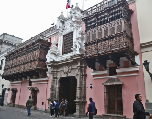A DÍAS DE LA SEGUNDA VUELTA RETIRAN EMBAJADORES