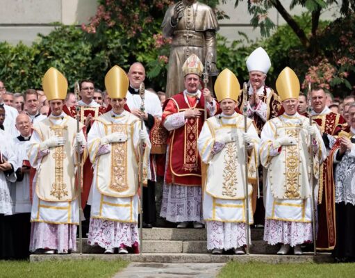 SE CONFIRMÓ LA EXCOMUNIÓN DE LOS OBISPOS DE LA FRATERNIDAD SACERDOTAL SAN PÍO X