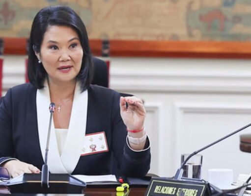 LAS FUERZAS ARMADAS EN LAS CALLES Y EN EL SISTEMA DE TRANSPORTE, ANUNCIA PRESIDENTE FUJIMORI