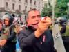 IBER MARAVÍ ES UN FETICHISTA, IDÓLATRA, PORQUE PONE SU MEDALLA DE PARLAMENTARIO COMO EL PROTECTOR DE SUS INCONDUCTAS