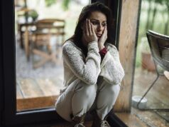 EL ENGAÑO PROGRE-FEMINISTA: HACER CREER POR MUCHOS AÑOS QUE LA AMA DE CASA ES UNA MUJER INSATISFECHA Y DEPRIMIDA