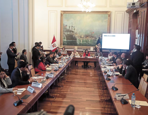 PREDICTAMEN DE LA COMISIÓN DE CONSTITUCIÓN NO DA FACULTADES LEGISLATIVAS AL EJECUTIVO