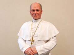 DESTACADO ESCULTOR REALIZÓ ESCULTURA HIPERREALISTA DEL PAPA LEÓN XIV