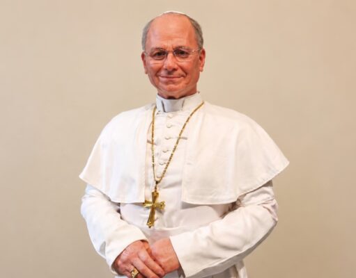DESTACADO ESCULTOR REALIZÓ ESCULTURA HIPERREALISTA DEL PAPA LEÓN XIV