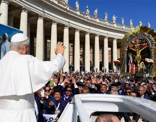 PAPA LEÓN BENDIJO LA IMAGEN DEL SEÑOR DE LOS MILAGROS EN EL VATICANO